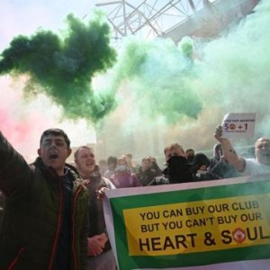 开云-官方谴责部分曼联球迷 英媒名宿：格雷泽才是元凶